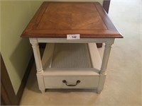 Vintage Bassett Walunt 1 drawer table