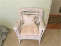 White Wicker arm chair w/ cushions