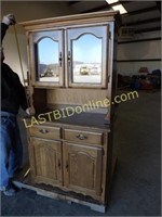 WOODEN 2 PIECE CHINA CABINET