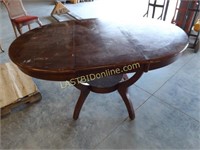 VINTAGE WOODEN OVAL DINING TABLE WITH LEAF
