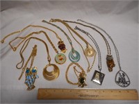 10 Costume Jewelry Necklaces & Pendants