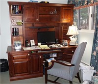 Three Rivers Furniture Office Desk & Chair