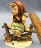 "Just Resting" 4" tall 1938 Hummel figure with sma