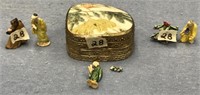 Lot of Oriental items: 3" covered box with ancient