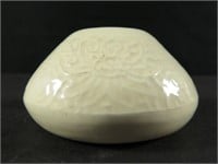 Chinese White Molded Water Coupe Pot Spur