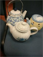 Choice x 3 glass teapots