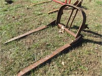 older 3pt bale mover (farm tractor implement)