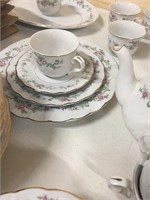 China Dinner Ware Set Collection No chips