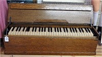Dulcitone Keyboard Instrument