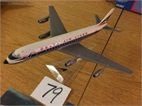 DELTA AIRCRAFT MODEL ON STAND W/ 2 POST CARDS