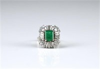 WHITE GOLD, DIAMOND, AND EMERALD COCKTAIL RING