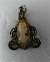 TRAY: VINTAGE CAMEO PENDANT