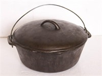 10" Cast Iron Dutch Oven With Lid