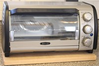 BELLA Toaster Oven  (Looks new)