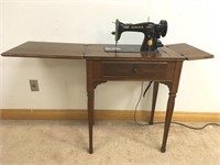 SINGER SEWING MACHINE & TABLE- WORKING