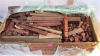 BOX OF VINTAGE LINCOLN LOGS
