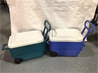 Two preowned igloo coolers working