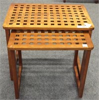 NEST OF 2 TABLES WITH A WAFFLE STYLE TOP
