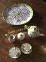 Tinny green tea set
Would make a great gift for
