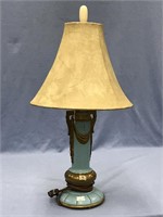 Beautiful metal lamp, 19" tall              (k 92)