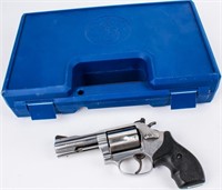 Gun Smith & Wesson 60 Double Action Revolver in 35