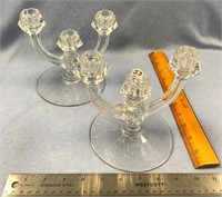 Pair of crystal candlesticks              (k 92)