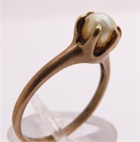 10K Gold Pearl Ring (1.9g Total wt) Size 6.5