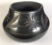 Santo Domingo Black Pot
