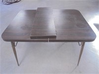 Vintage Table with leaf and 6 chairs