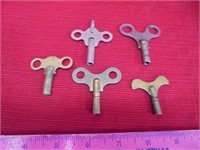 Lot of 5 vintage clock keys