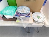 LOT OF HOLIDAY PLATES
