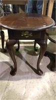 Colonial furniture company cherry Queenanne oval