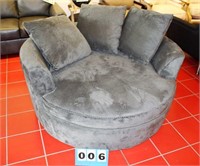 Roquefort Cuddle Chair