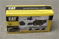 1999 1/32 Scale Norcast Die Cast CAT 226 Skid