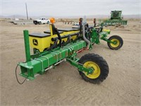 2016 John Deere 1705 Planter