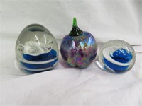 SELECTION OF ART GLASS PAPERWEIGHTS