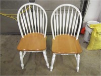 2 Kitchenette Table Chairs
