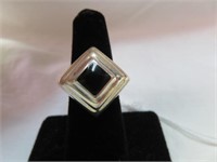 STERLING AND BLACK STONE RING SZ 7.5