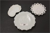 SELECTION OF MILK GLASS PLATES