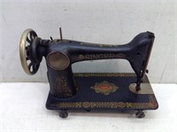 Atq Singer Sewing Machine  G8137771