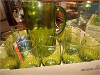 RETRO AVOCADO GREEN ICE LIP PITCHER WITH 9 GLASSES