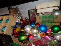 ASSORTED VINTAGE CHRISTMAS ORNAMENTS & OTHER DECOR