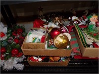 ASSORTED VINTAGE CHRISTMAS ORNAMENTS & OTHER DECOR
