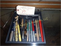 LOT OF VINTAGE FOUNTAIN PENS AND PENCILS