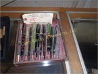 LOT OF VINTAGE FOUNTAIN PENS