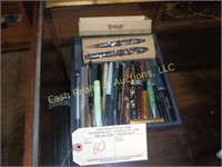 LOT OF VINTAGE FOUNTAIN PENS AND PENCILS