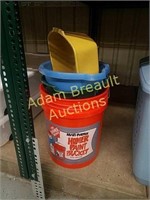 Homer Paint Bucket, 2 wash buckets, wash tub