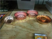 4 decorative bakeware pans