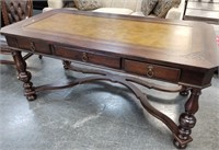 MAGNIFICENT HAVERTY`S  DESK W LEATHER TOP