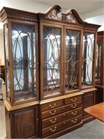 MAGNIFICENT THOMASVILLE BREAK FRONT CHINA CABINET